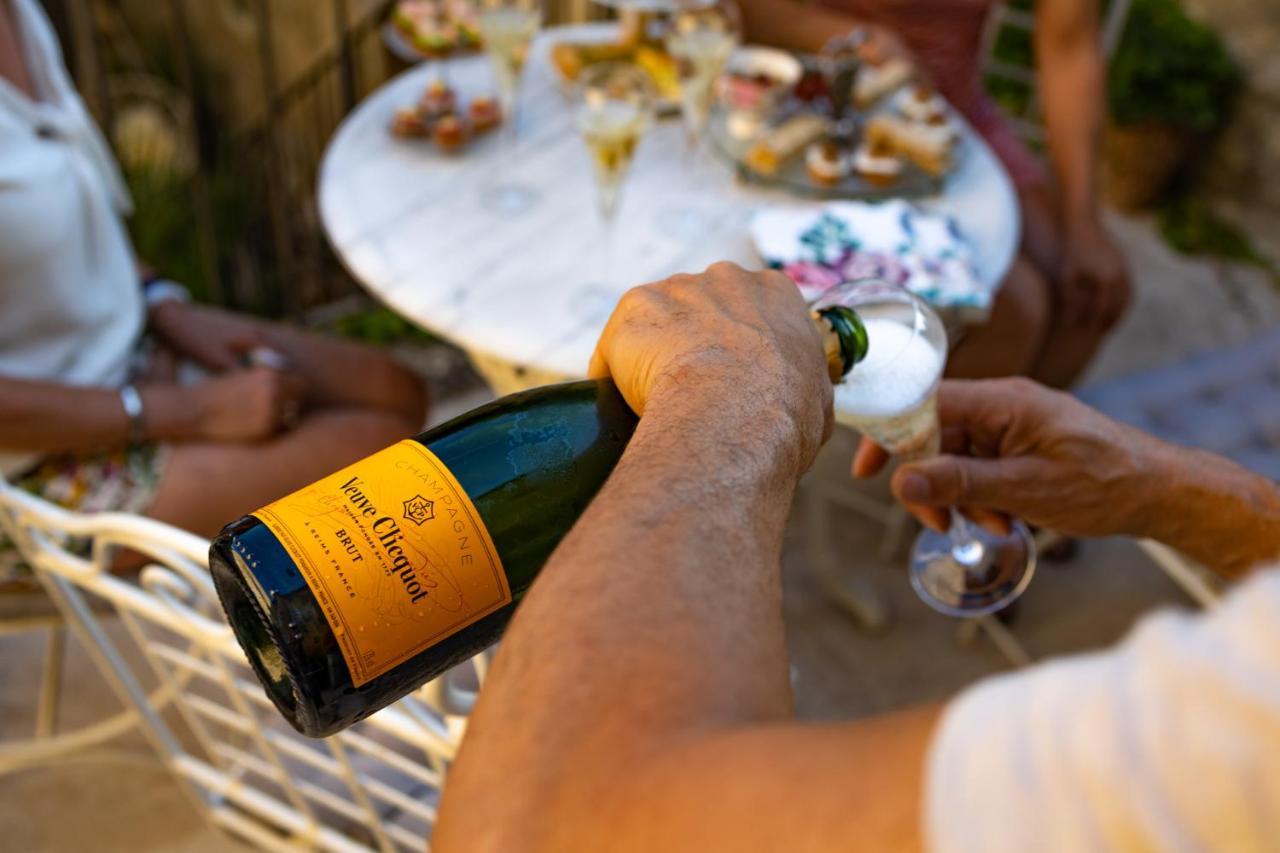 Luxueuses Suites&Chambres d'hôtes - accueil champagne, petit-déjeuner - Maison Champagne Condom Esterno foto
