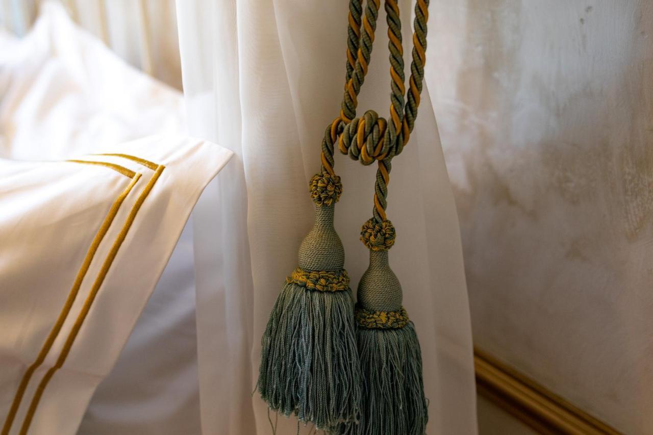 Luxueuses Suites&Chambres d'hôtes - accueil champagne, petit-déjeuner - Maison Champagne Condom Esterno foto