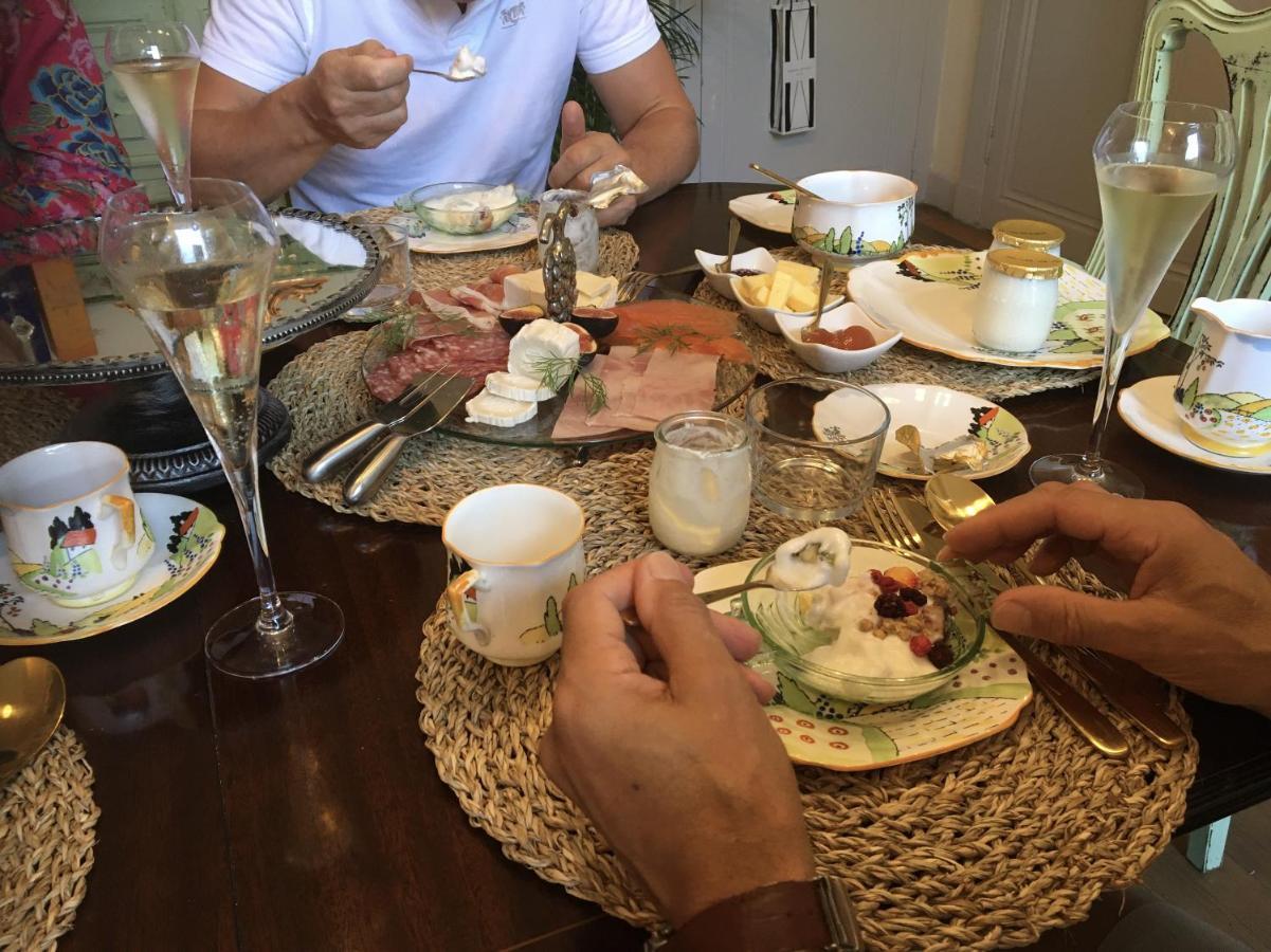 Luxueuses Suites&Chambres d'hôtes - accueil champagne, petit-déjeuner - Maison Champagne Condom Esterno foto