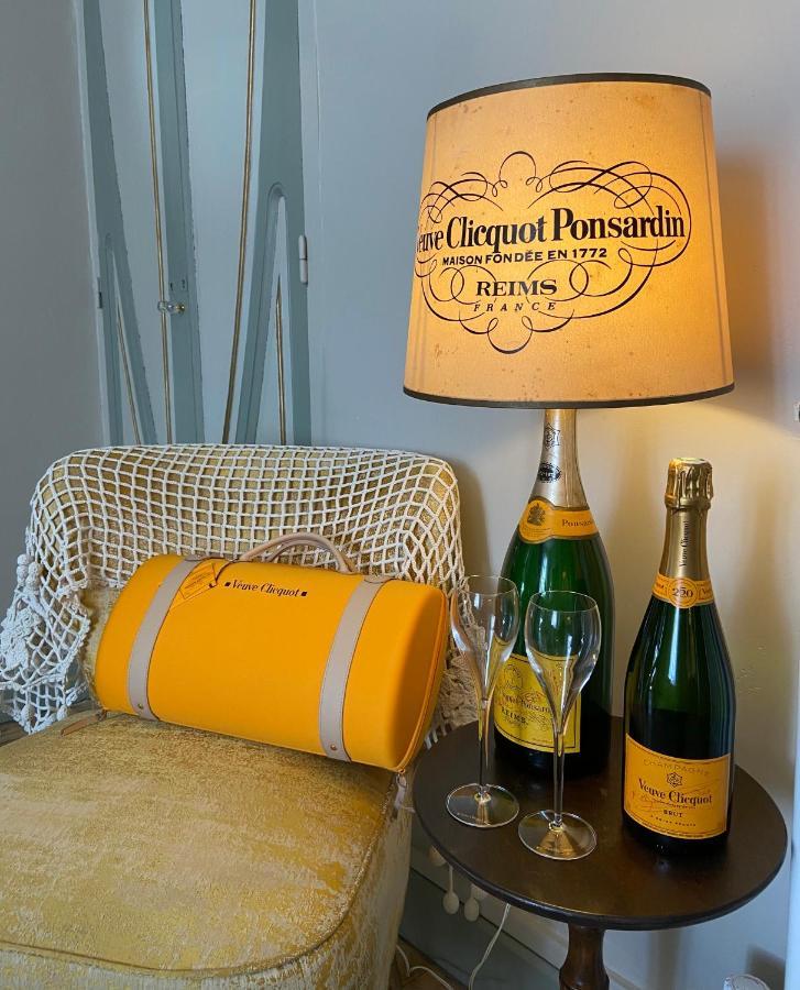 Luxueuses Suites&Chambres d'hôtes - accueil champagne, petit-déjeuner - Maison Champagne Condom Esterno foto